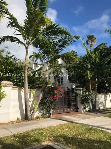2211 N Bay Road Miami Beach FL 33140