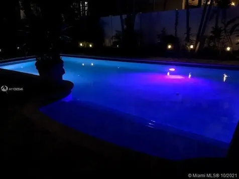 2211 N Bay Road Miami Beach FL 33140