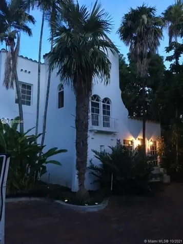 2211 N Bay Road Miami Beach FL 33140