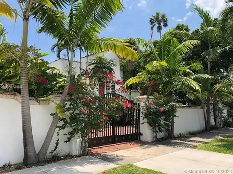 2211 N Bay Road Miami Beach FL 33140