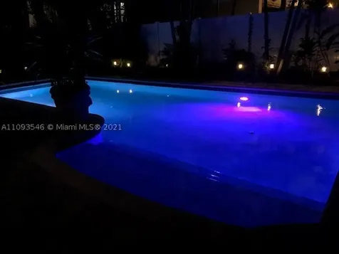 2211 N Bay Road Miami Beach FL 33140