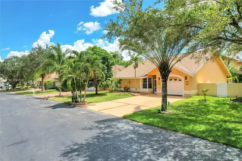 20530 NW 8th Street Pembroke Pines FL 33029