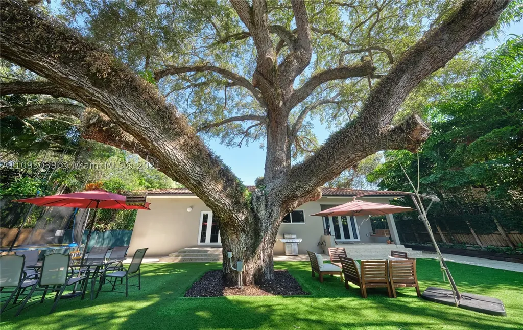 3840 Loquat Avenue Miami FL 33133
