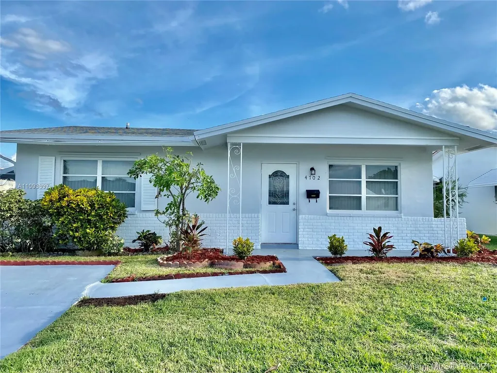 4702 NW 44th Court Tamarac FL 33319