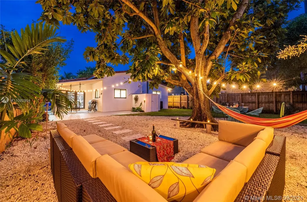 1665 SW 11th Street Miami FL 33135