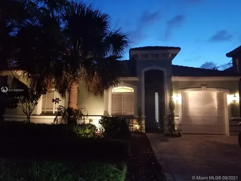 20710 SW 90th Place Cutler Bay FL 33189