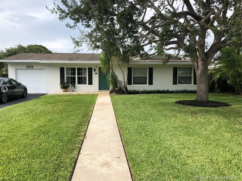 9323 SW 182nd Street Palmetto Bay FL 33157