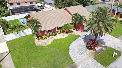 650 SW 98th Terrace Pembroke Pines FL 33025