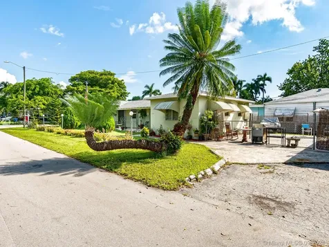 1323 N 16th Court Hollywood FL 33020