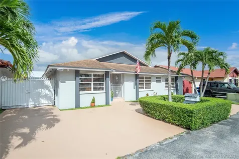 736 SW 99th Court Circle Miami FL 33174