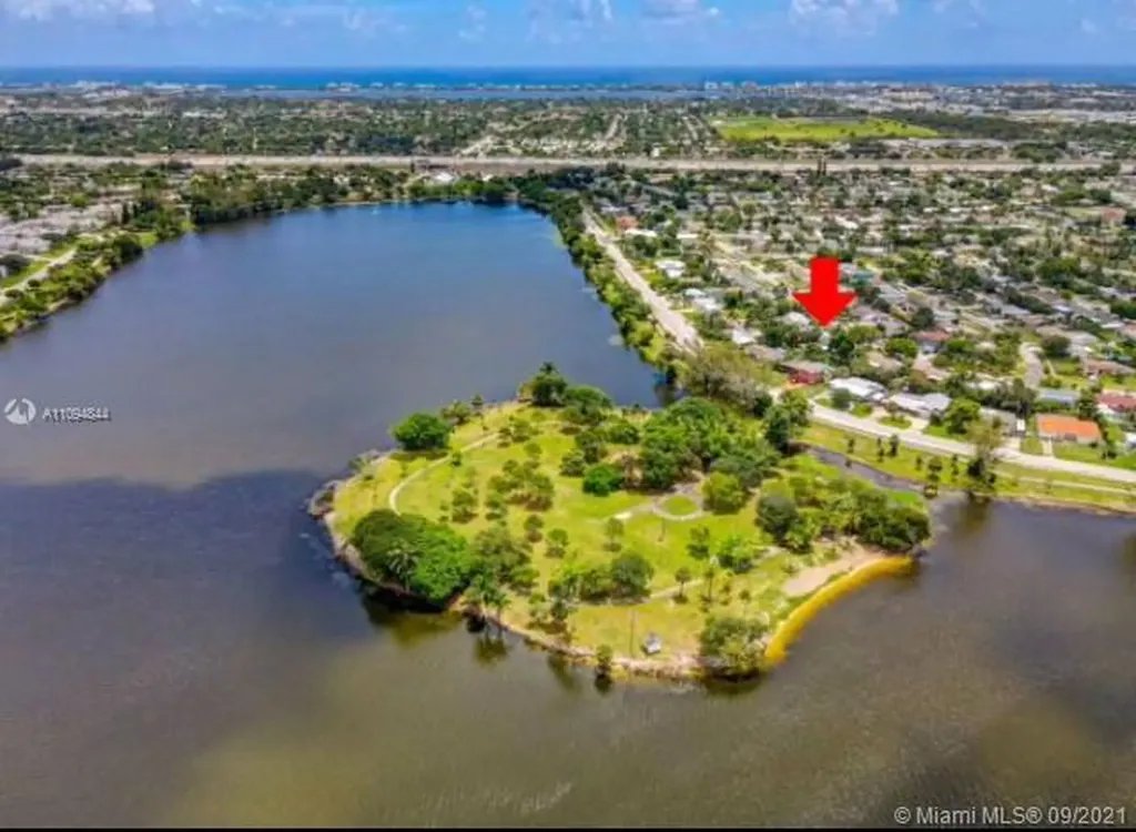 1423 Crest Drive Lake Worth FL 33461