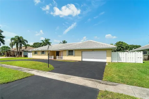 331 SW 74th Terrace Plantation FL 33317