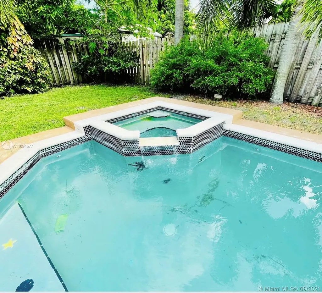 708 SW 1st Avenue Boynton Beach FL 33426
