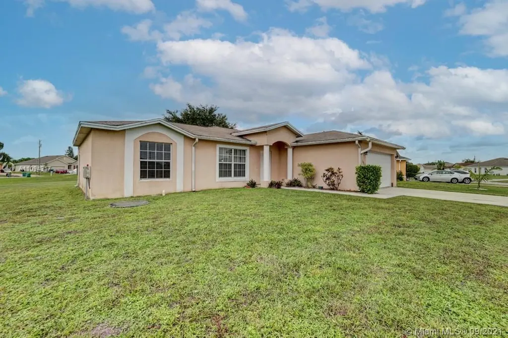 1711 SW Gloria Lane Port St. Lucie FL 34953