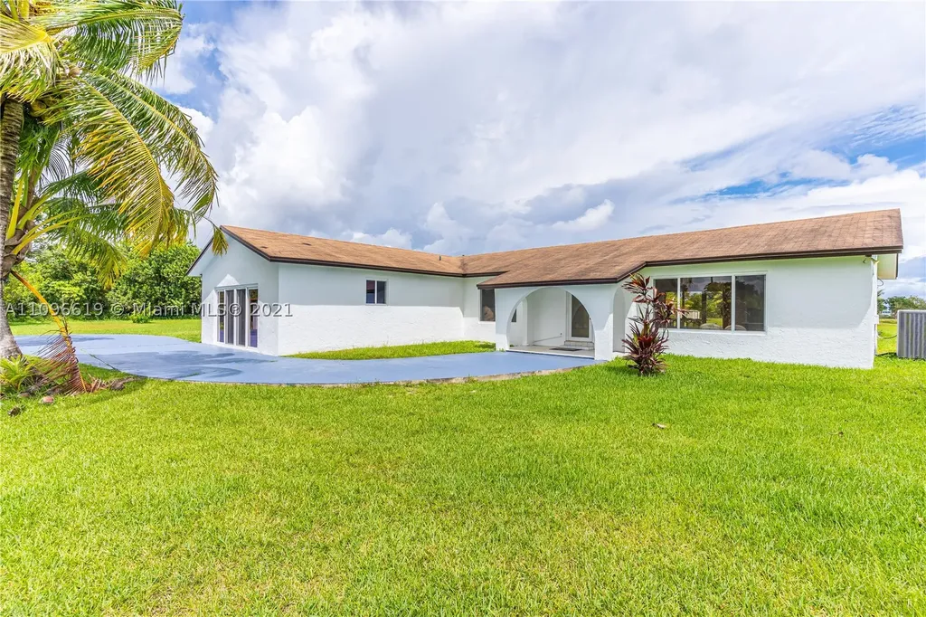 13201 SW 197th Avenue Miami FL 33196