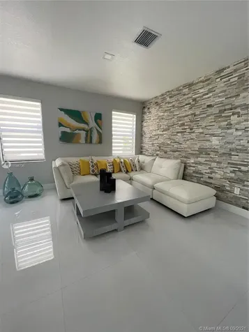 3516 W 106th Terrace Hialeah FL 33018