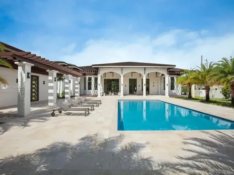 8341 SW 54th Avenue Miami FL 33143