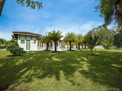 8341 SW 54th Avenue Miami FL 33143
