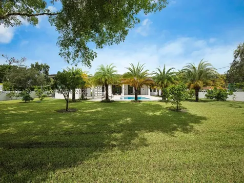 8341 SW 54th Avenue Miami FL 33143