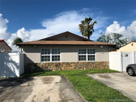 2213 Cleveland Street Hollywood FL 33020