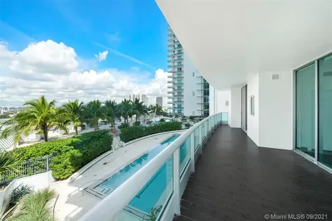 900 Biscayne Boulevard Miami FL 33132