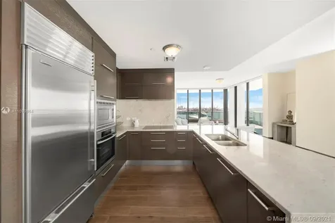 900 Biscayne Boulevard Miami FL 33132