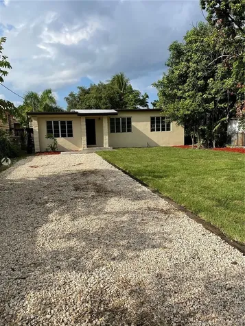 3147 NW 33rd Street Miami FL 33142