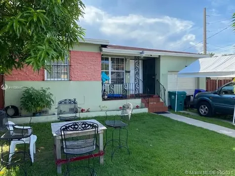 1050 NW 27th Court Miami FL 33125