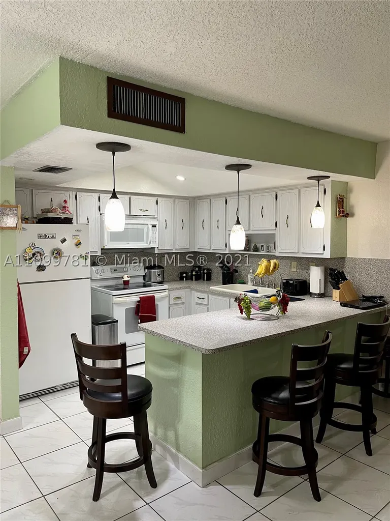 7035 W 2nd Lane Hialeah FL 33014