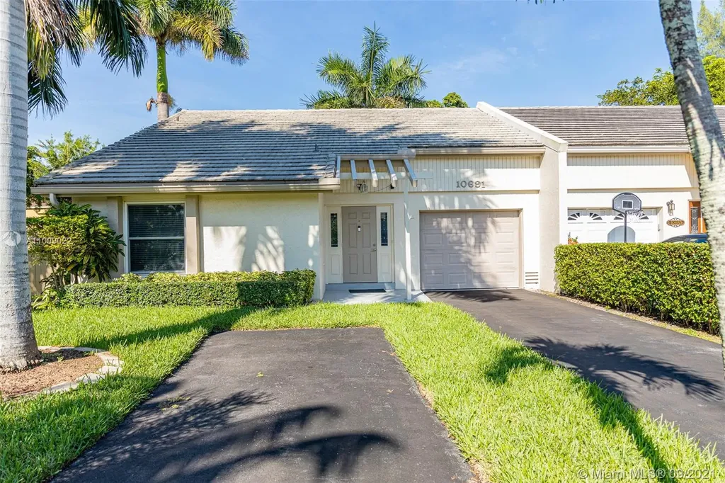 10691 La Placida Drive Coral Springs FL 33065