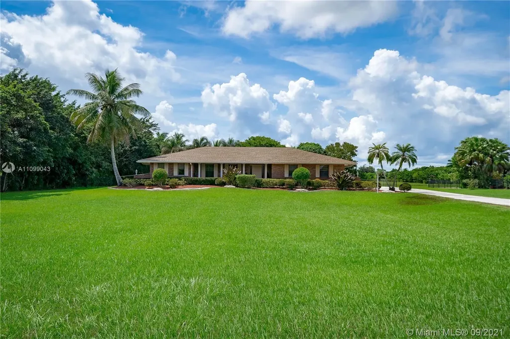 3021 SW 117th Avenue Davie FL 33330