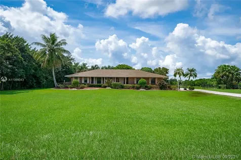 3021 SW 117th Avenue Davie FL 33330