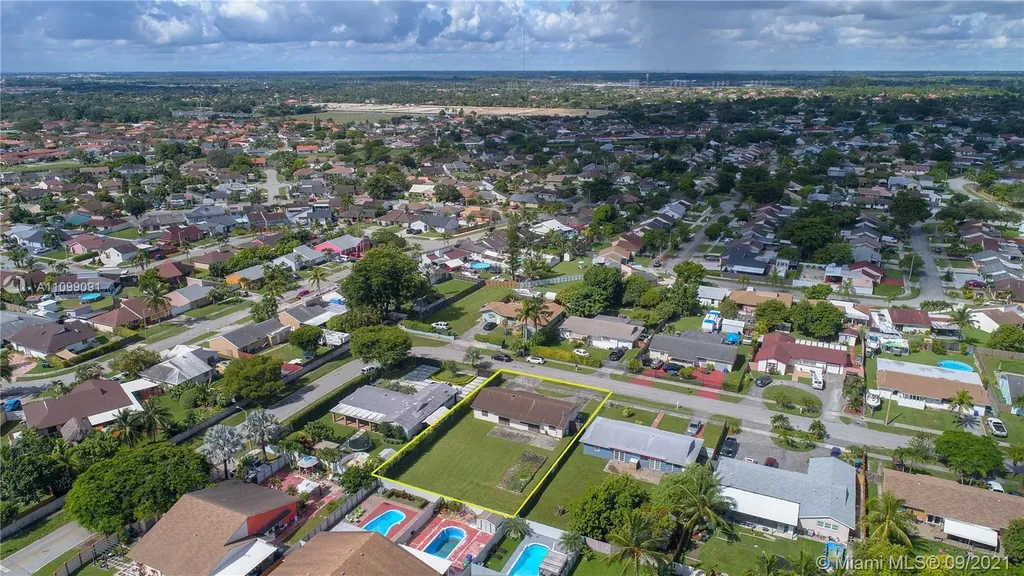 20731 SW 122nd Court Miami FL 33177