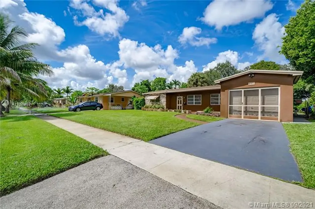4011 NW 39th Avenue Lauderdale Lakes FL 33309