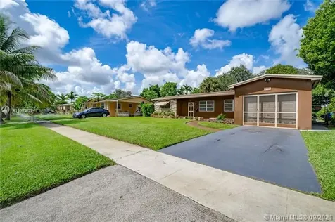 4011 NW 39th Avenue Lauderdale Lakes FL 33309