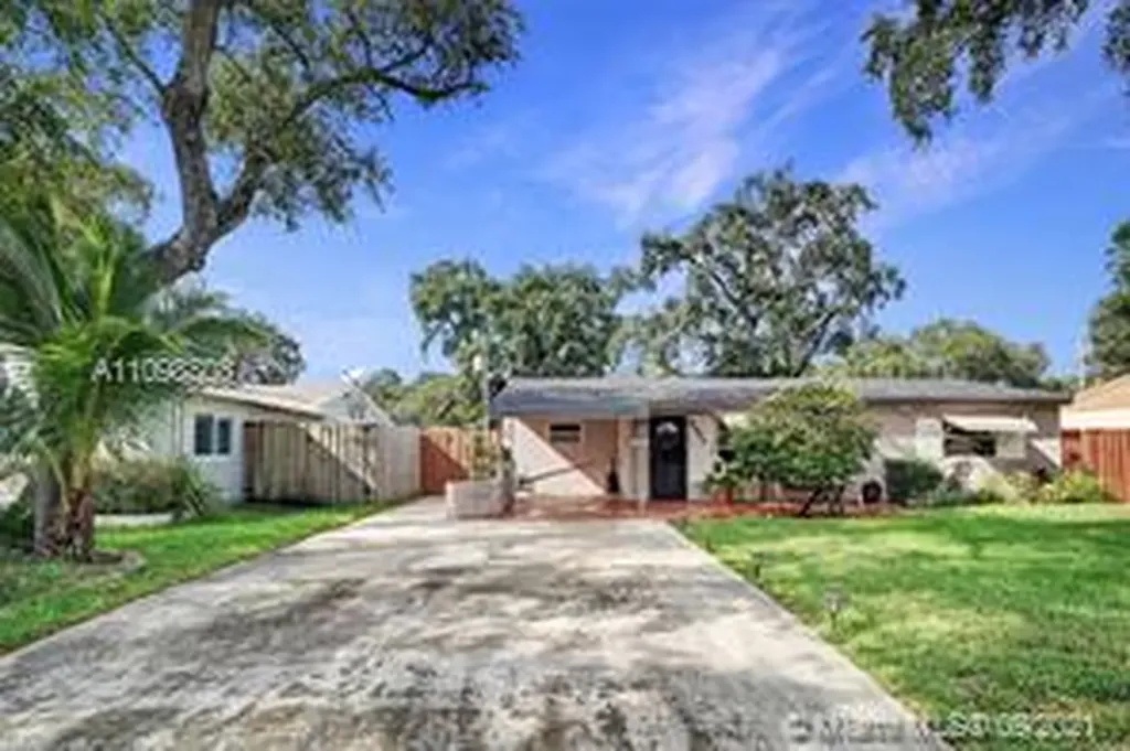 6621 Atlanta Street Hollywood FL 33024