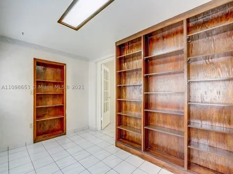 43 NW 48th Place Miami FL 33126