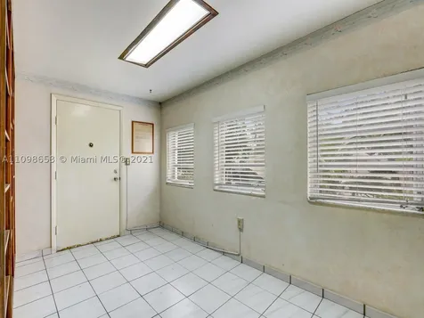 43 NW 48th Place Miami FL 33126