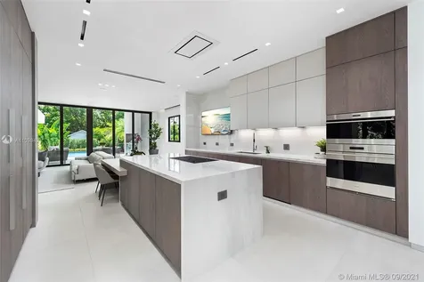3175 Prairie Avenue Miami Beach FL 33140
