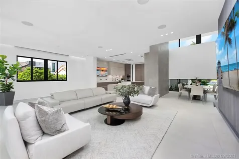 3175 Prairie Avenue Miami Beach FL 33140