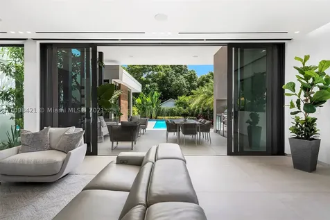 3175 Prairie Avenue Miami Beach FL 33140