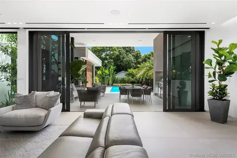 3175 Prairie Avenue Miami Beach FL 33140