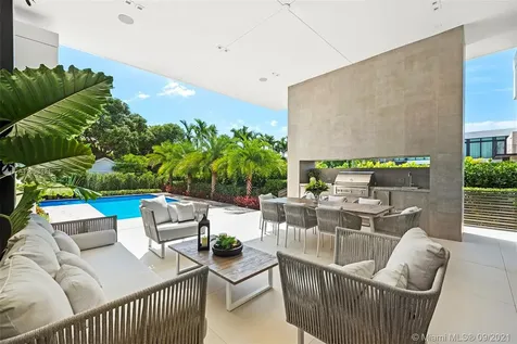 3175 Prairie Avenue Miami Beach FL 33140
