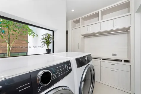 3175 Prairie Avenue Miami Beach FL 33140