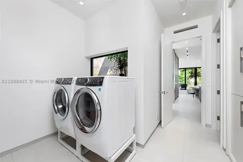3175 Prairie Avenue Miami Beach FL 33140