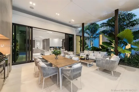 3175 Prairie Avenue Miami Beach FL 33140