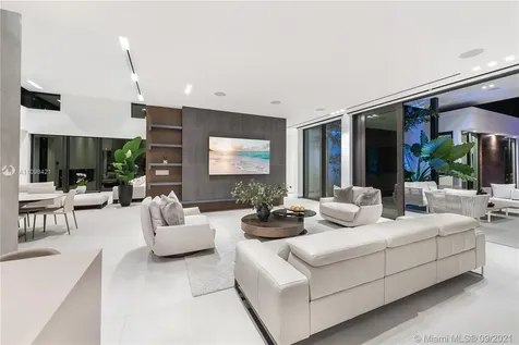 3175 Prairie Avenue Miami Beach FL 33140