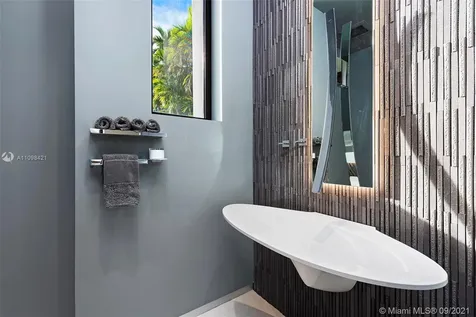3175 Prairie Avenue Miami Beach FL 33140