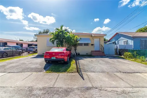1152 NW 32nd Place Miami FL 33125
