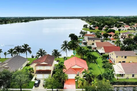 2388 NW 184th Terrace Pembroke Pines FL 33029